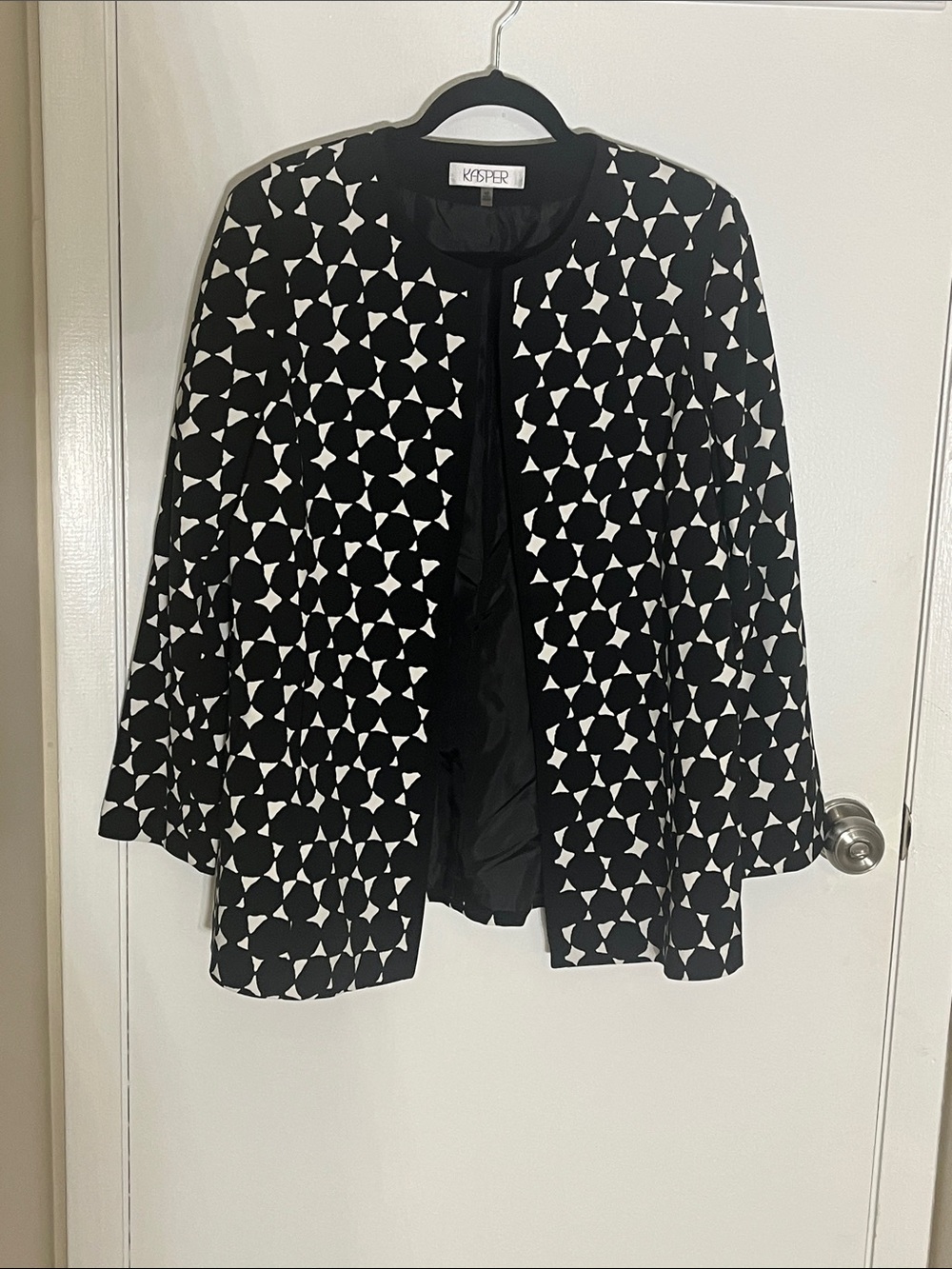 Kasper Black & White Geometric Collarless Open Jacket